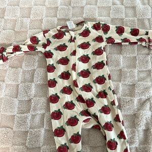KQ TOMATO FOOTIE